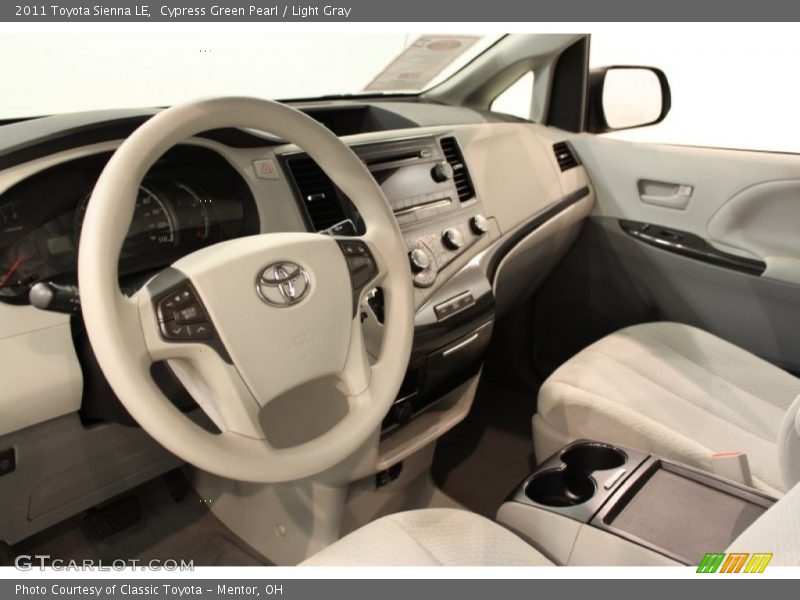 Cypress Green Pearl / Light Gray 2011 Toyota Sienna LE