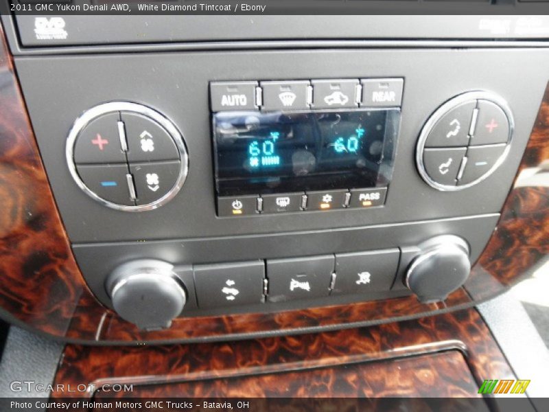 White Diamond Tintcoat / Ebony 2011 GMC Yukon Denali AWD