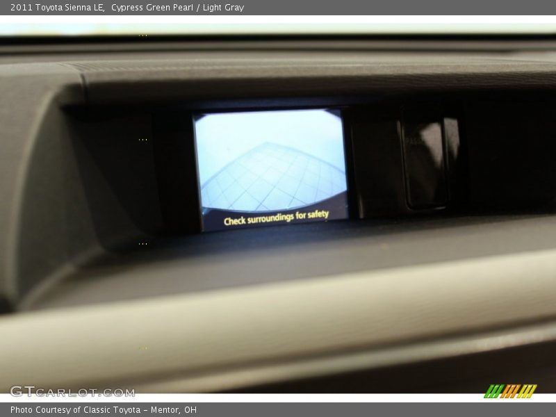 Cypress Green Pearl / Light Gray 2011 Toyota Sienna LE