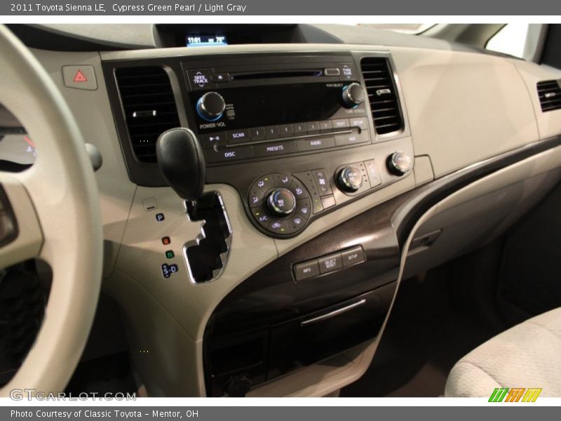 Cypress Green Pearl / Light Gray 2011 Toyota Sienna LE