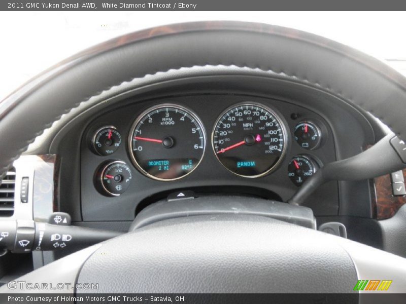 White Diamond Tintcoat / Ebony 2011 GMC Yukon Denali AWD