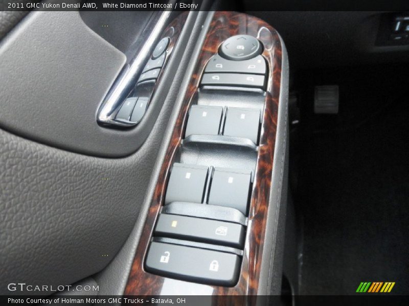 White Diamond Tintcoat / Ebony 2011 GMC Yukon Denali AWD
