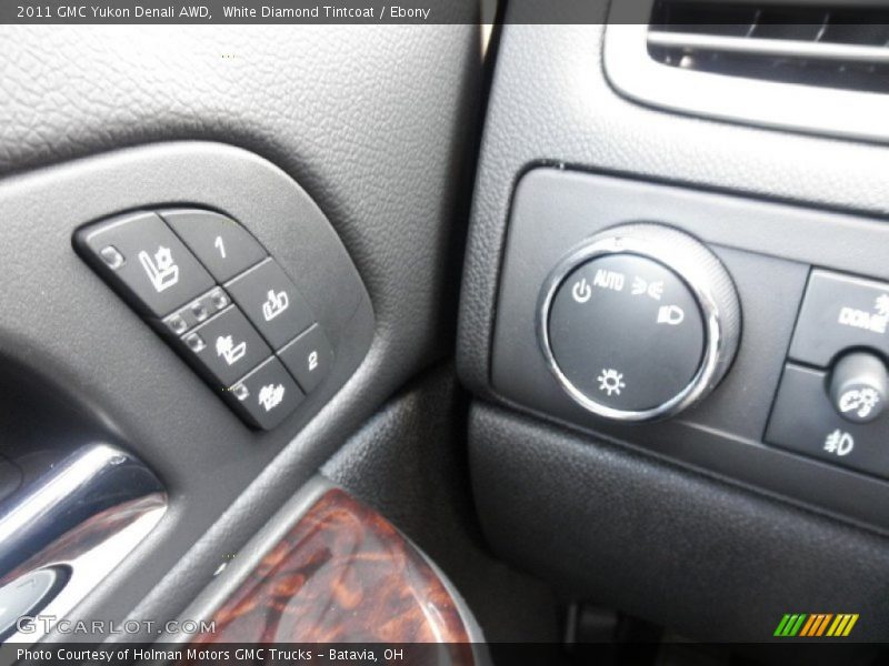 White Diamond Tintcoat / Ebony 2011 GMC Yukon Denali AWD