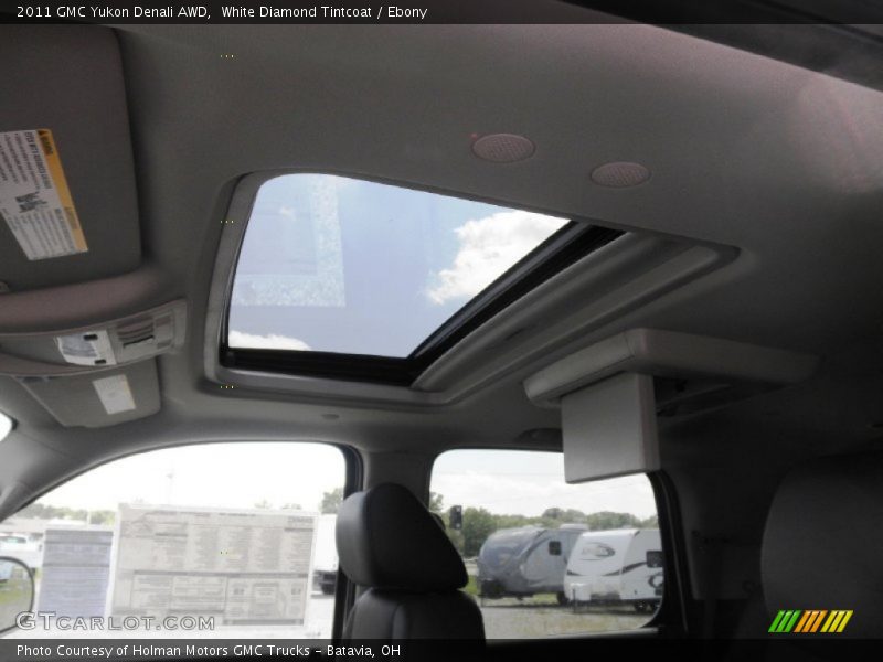 White Diamond Tintcoat / Ebony 2011 GMC Yukon Denali AWD