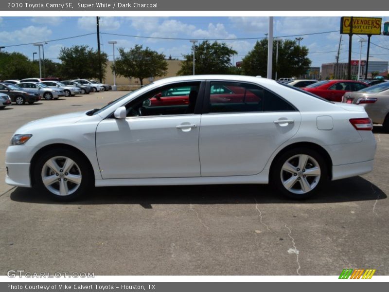 Super White / Dark Charcoal 2010 Toyota Camry SE