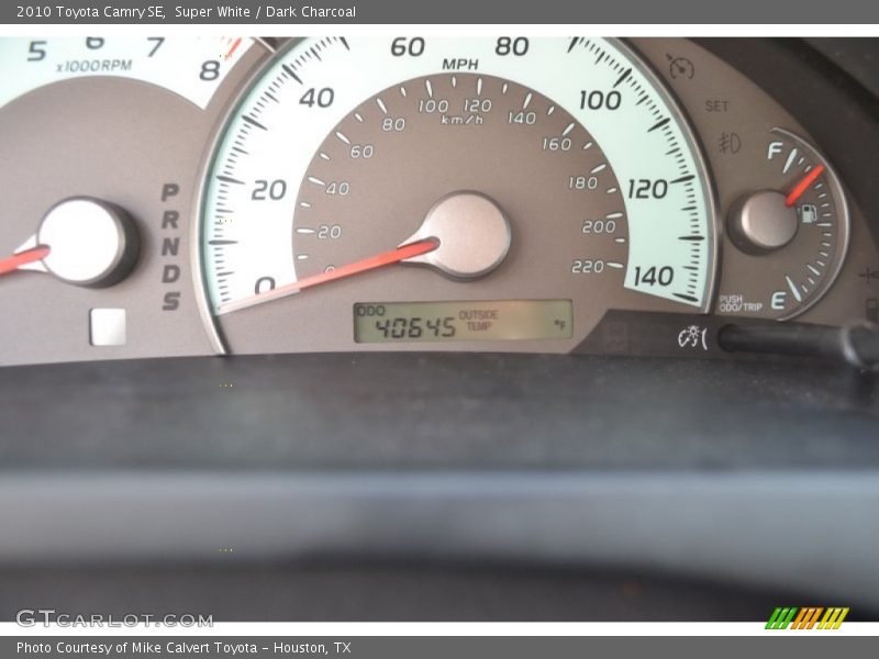 Super White / Dark Charcoal 2010 Toyota Camry SE