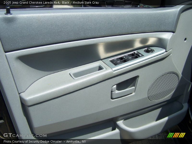 Black / Medium Slate Gray 2005 Jeep Grand Cherokee Laredo 4x4