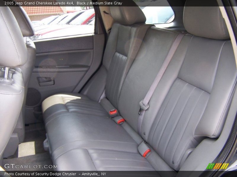 Black / Medium Slate Gray 2005 Jeep Grand Cherokee Laredo 4x4