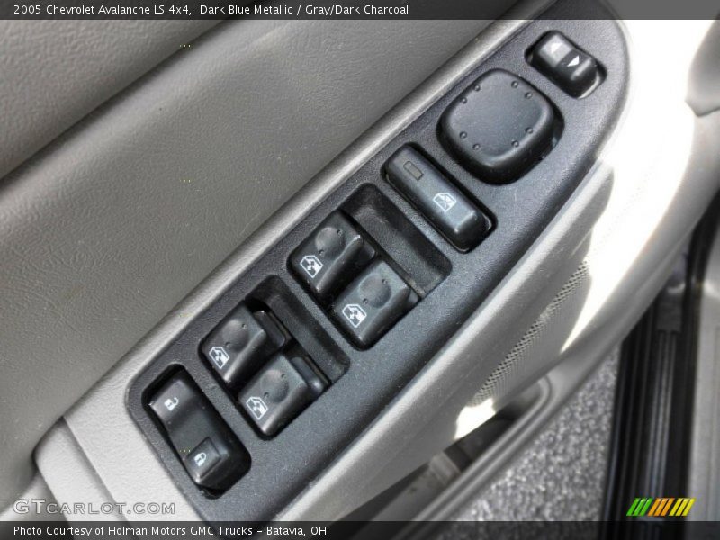 Dark Blue Metallic / Gray/Dark Charcoal 2005 Chevrolet Avalanche LS 4x4