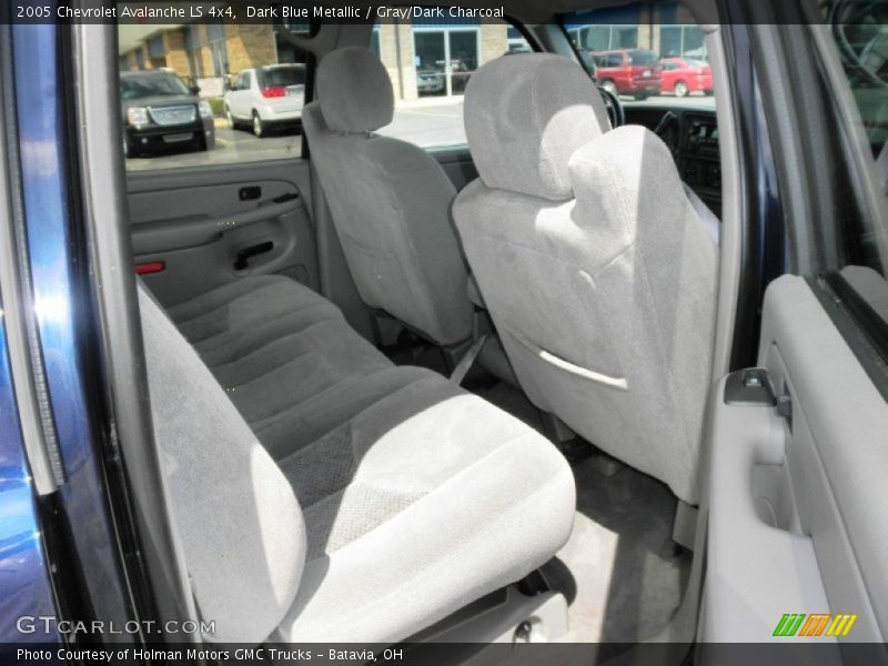 Dark Blue Metallic / Gray/Dark Charcoal 2005 Chevrolet Avalanche LS 4x4