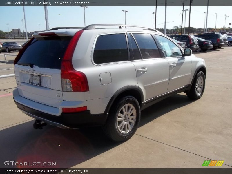 Ice White / Sandstone 2008 Volvo XC90 3.2 AWD