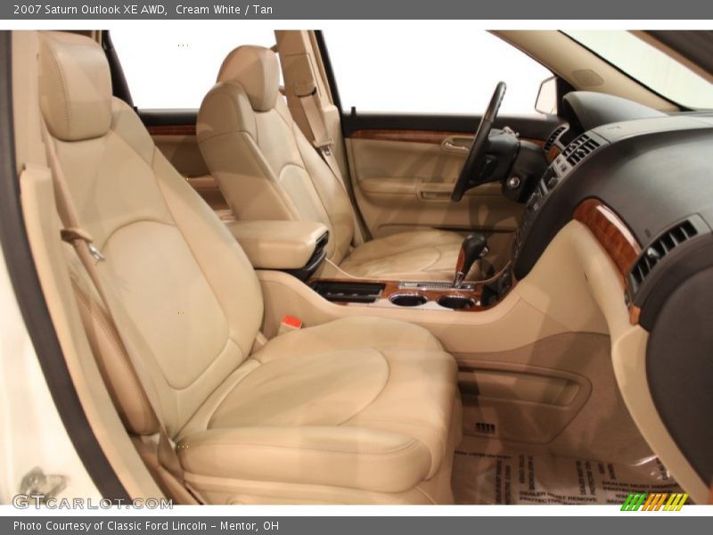 Cream White / Tan 2007 Saturn Outlook XE AWD