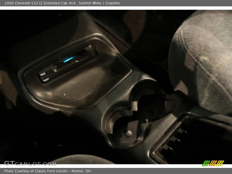 Summit White / Graphite 1999 Chevrolet S10 LS Extended Cab 4x4