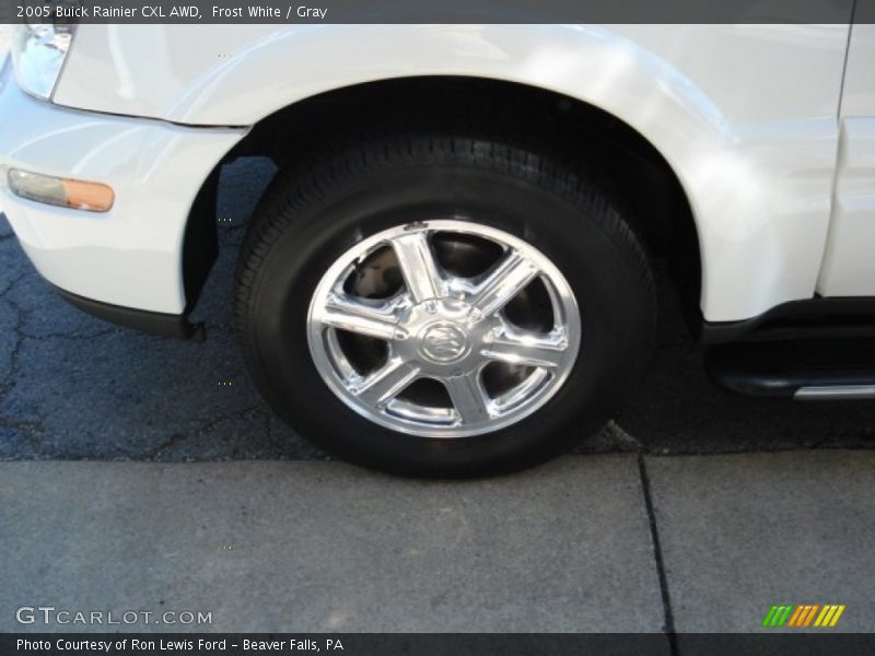 Frost White / Gray 2005 Buick Rainier CXL AWD