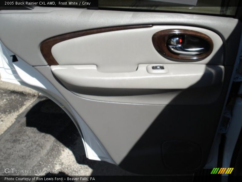 Frost White / Gray 2005 Buick Rainier CXL AWD