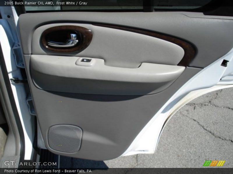 Frost White / Gray 2005 Buick Rainier CXL AWD