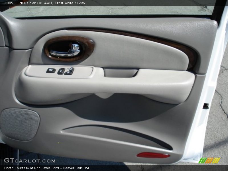 Frost White / Gray 2005 Buick Rainier CXL AWD
