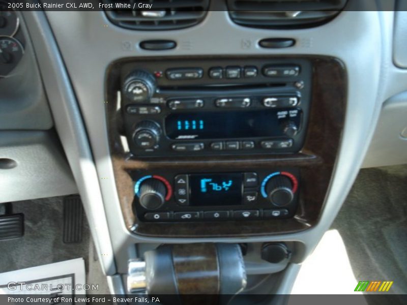 Frost White / Gray 2005 Buick Rainier CXL AWD