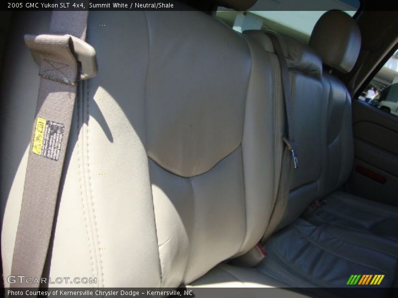 Summit White / Neutral/Shale 2005 GMC Yukon SLT 4x4