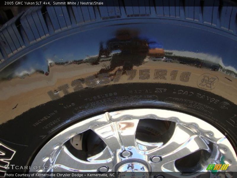 Summit White / Neutral/Shale 2005 GMC Yukon SLT 4x4