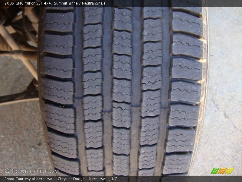 Summit White / Neutral/Shale 2005 GMC Yukon SLT 4x4