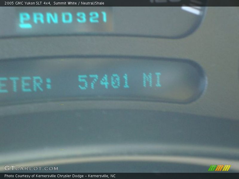 Summit White / Neutral/Shale 2005 GMC Yukon SLT 4x4