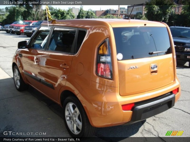 Ignition Orange / Black Soul Logo Cloth 2011 Kia Soul +