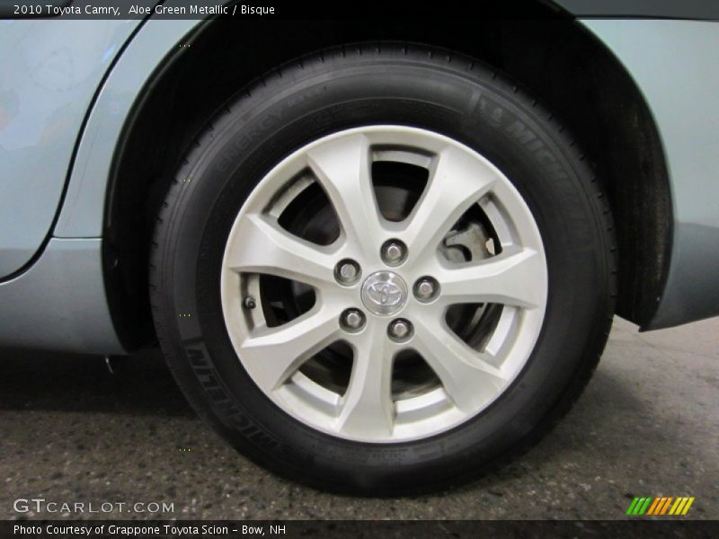 Aloe Green Metallic / Bisque 2010 Toyota Camry