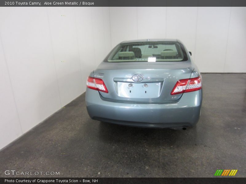 Aloe Green Metallic / Bisque 2010 Toyota Camry