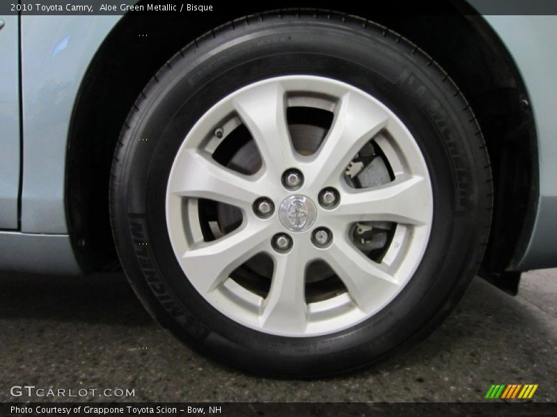 Aloe Green Metallic / Bisque 2010 Toyota Camry
