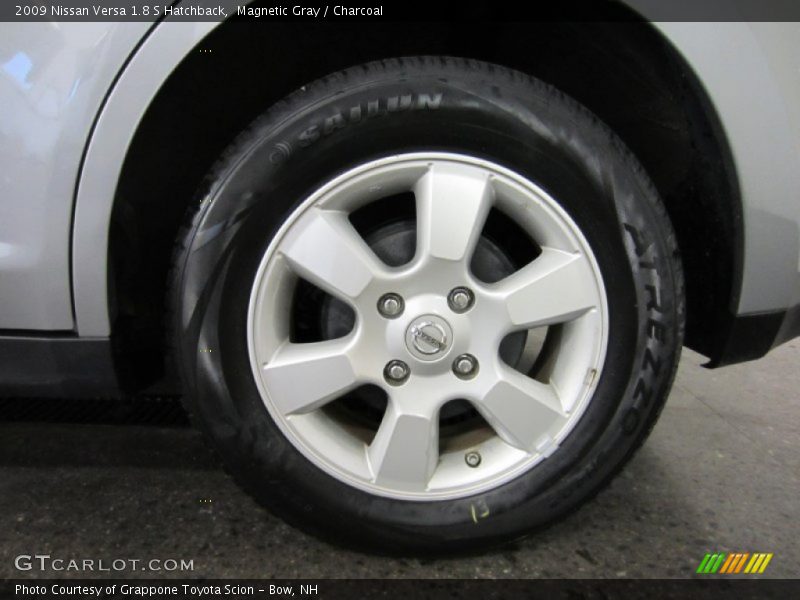 Magnetic Gray / Charcoal 2009 Nissan Versa 1.8 S Hatchback