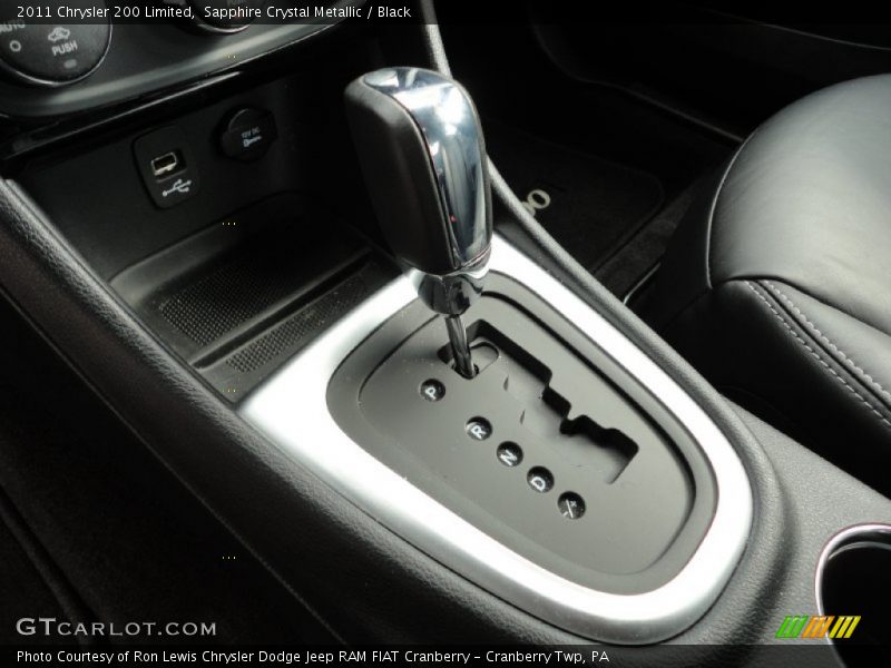 Sapphire Crystal Metallic / Black 2011 Chrysler 200 Limited