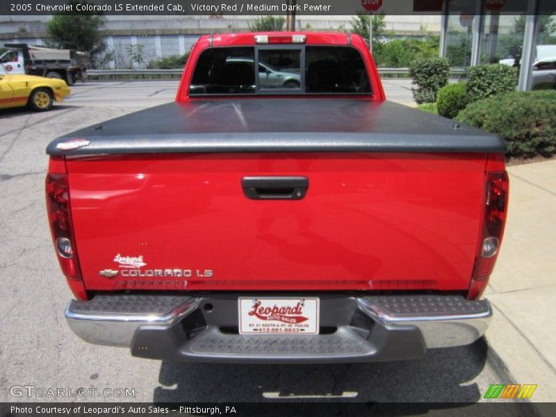 Victory Red / Medium Dark Pewter 2005 Chevrolet Colorado LS Extended Cab