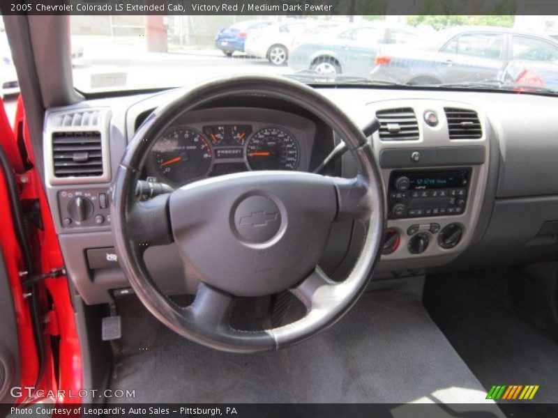 Dashboard of 2005 Colorado LS Extended Cab