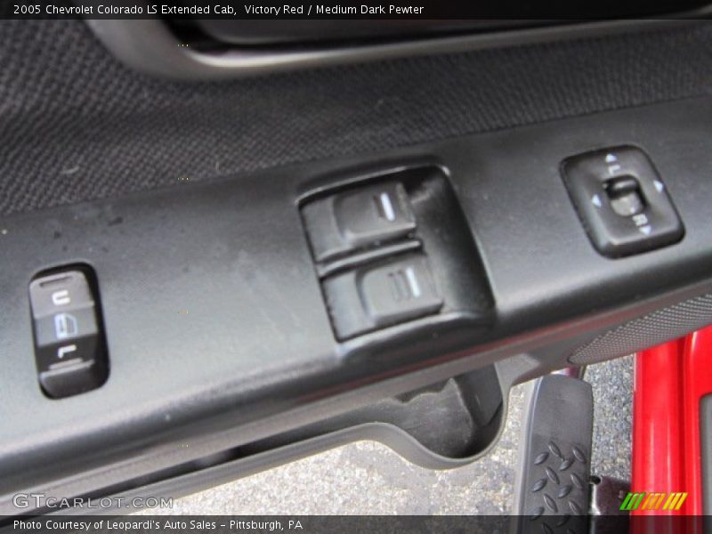 Victory Red / Medium Dark Pewter 2005 Chevrolet Colorado LS Extended Cab