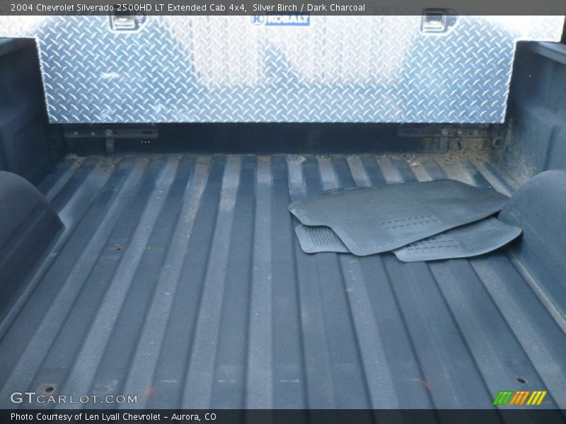 Silver Birch / Dark Charcoal 2004 Chevrolet Silverado 2500HD LT Extended Cab 4x4