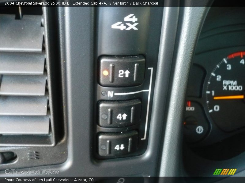 Silver Birch / Dark Charcoal 2004 Chevrolet Silverado 2500HD LT Extended Cab 4x4
