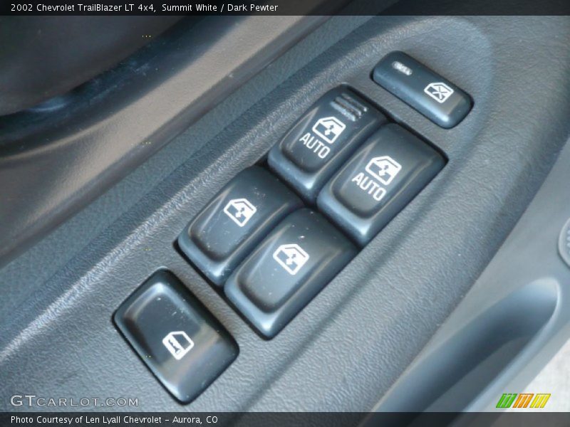 Summit White / Dark Pewter 2002 Chevrolet TrailBlazer LT 4x4