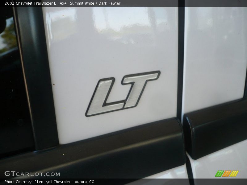Summit White / Dark Pewter 2002 Chevrolet TrailBlazer LT 4x4