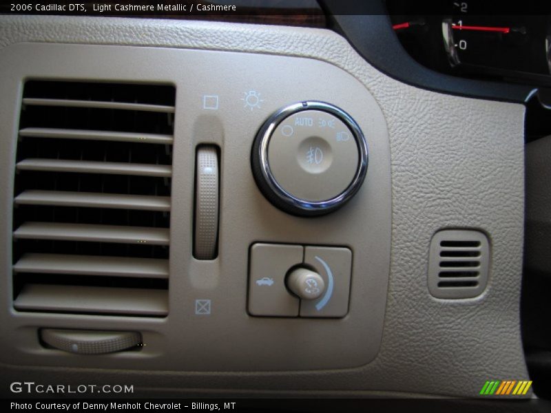 Light Cashmere Metallic / Cashmere 2006 Cadillac DTS