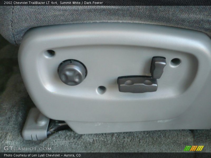 Summit White / Dark Pewter 2002 Chevrolet TrailBlazer LT 4x4