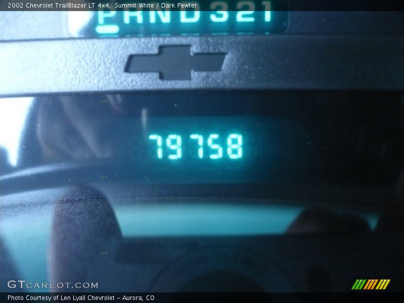 Summit White / Dark Pewter 2002 Chevrolet TrailBlazer LT 4x4