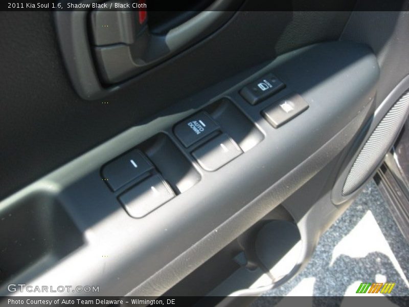Shadow Black / Black Cloth 2011 Kia Soul 1.6