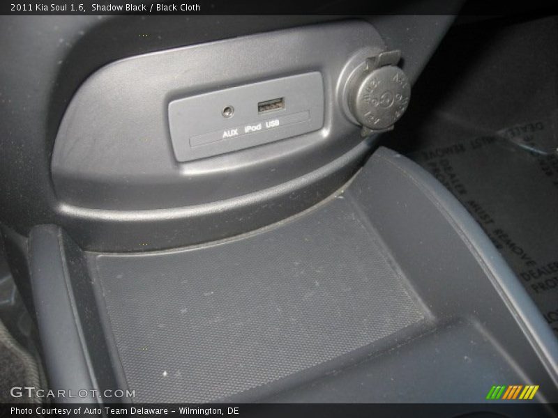 Shadow Black / Black Cloth 2011 Kia Soul 1.6