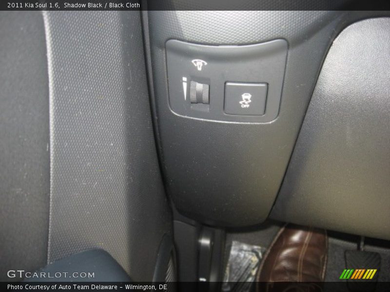 Shadow Black / Black Cloth 2011 Kia Soul 1.6