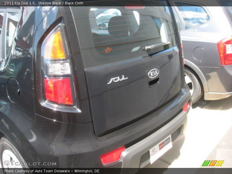 Shadow Black / Black Cloth 2011 Kia Soul 1.6