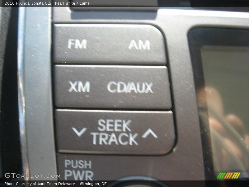 Pearl White / Camel 2010 Hyundai Sonata GLS