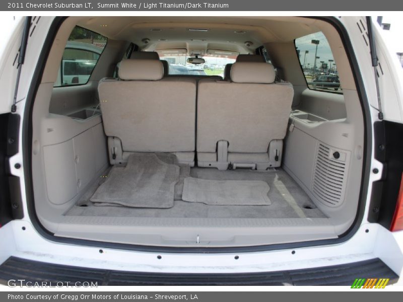 Summit White / Light Titanium/Dark Titanium 2011 Chevrolet Suburban LT