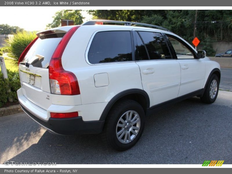 Ice White / Sandstone 2008 Volvo XC90 3.2 AWD