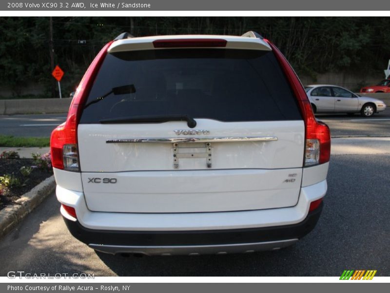 Ice White / Sandstone 2008 Volvo XC90 3.2 AWD